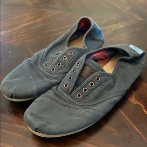 Toms Mens Slip ons Size 12